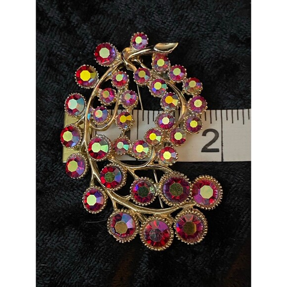 Vtg AB Brooch Ruby Aurora Borealis Rhinestones Gold Tone - Picture 5 of 5